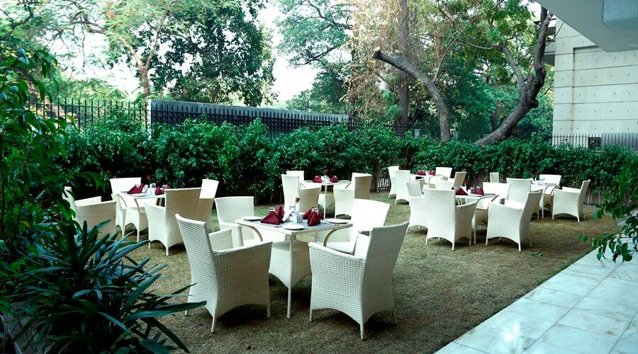 STARiHOTEL Anandlok, New Delhi 5
